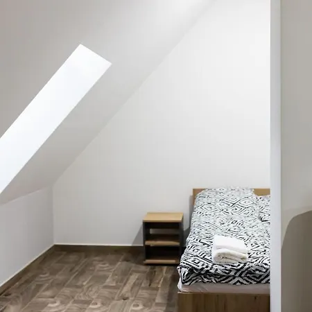 Aparthotel Restauracja Bialy Kruk Gorno  Zewnętrze zdjęcie